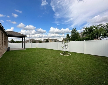 10901 Mickelson Dr - Photo Thumbnail 23