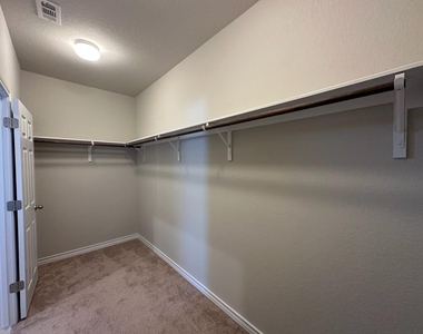 10901 Mickelson Dr - Photo Thumbnail 14