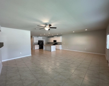 10901 Mickelson Dr - Photo Thumbnail 9