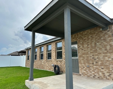10901 Mickelson Dr - Photo Thumbnail 24
