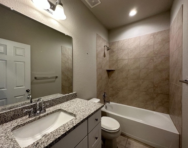 10901 Mickelson Dr - Photo Thumbnail 16