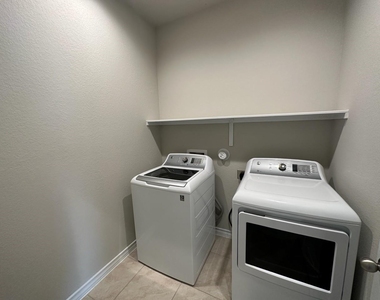 10901 Mickelson Dr - Photo Thumbnail 20
