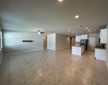 10901 Mickelson Dr - Photo Thumbnail 8