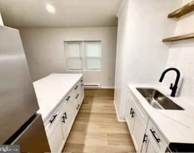 250 W 5th Street - Photo Thumbnail 6