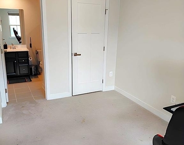 5940 Tomahawk Street - Photo Thumbnail 4
