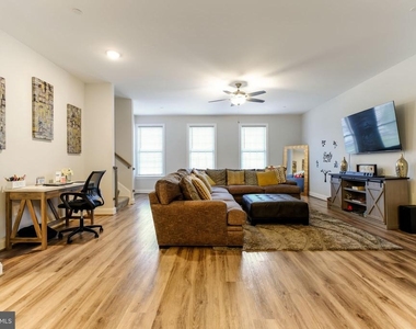 976 Rye Drive - Photo Thumbnail 5