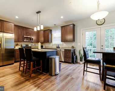 976 Rye Drive - Photo Thumbnail 1