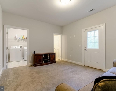 976 Rye Drive - Photo Thumbnail 7