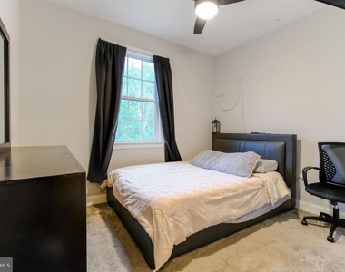 976 Rye Drive - Photo Thumbnail 8