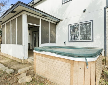 1410 Ne Katie Lynch Dr - Photo Thumbnail 23