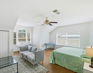 1410 Ne Katie Lynch Dr - Photo Thumbnail 19