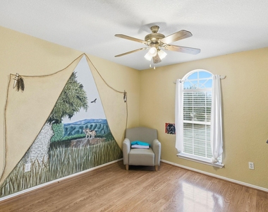 1410 Ne Katie Lynch Dr - Photo Thumbnail 20
