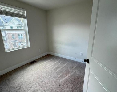 1815 Betterton Rd - Photo Thumbnail 11