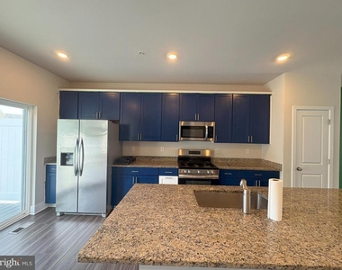 1815 Betterton Rd - Photo Thumbnail 4