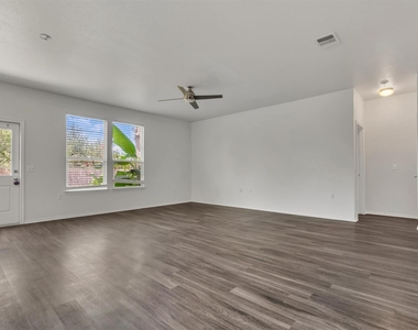 9300 China Rose Dr - Photo Thumbnail 17