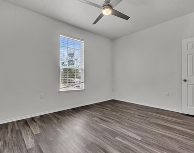 9300 China Rose Dr - Photo Thumbnail 4