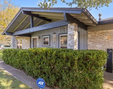 8713 Azalea Trl - Photo Thumbnail 1