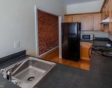 1712 Thames Street - Photo Thumbnail 5