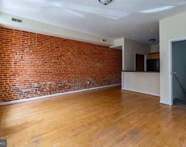 1712 Thames Street - Photo Thumbnail 2