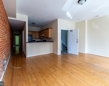 1712 Thames Street - Photo Thumbnail 3
