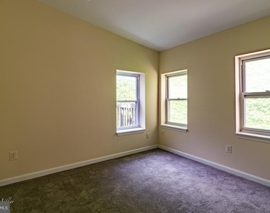 1712 Thames Street - Photo Thumbnail 9
