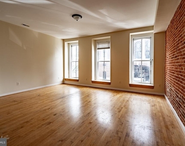 1712 Thames Street - Photo Thumbnail 1