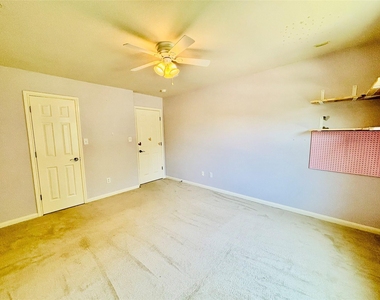 4430 Pasada Ln - Photo Thumbnail 22
