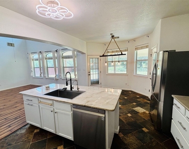 4430 Pasada Ln - Photo Thumbnail 8