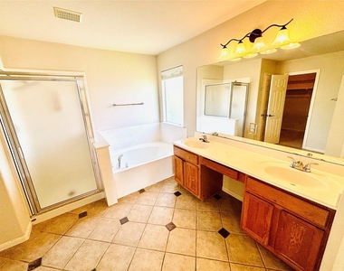 4430 Pasada Ln - Photo Thumbnail 16