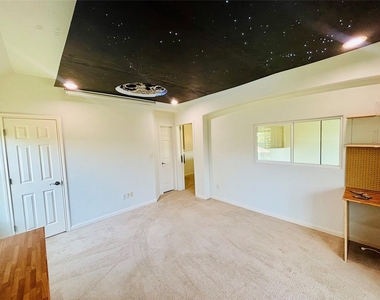 4430 Pasada Ln - Photo Thumbnail 18