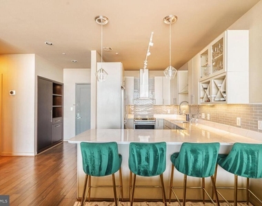 1200 Steuart Street - Photo Thumbnail 9