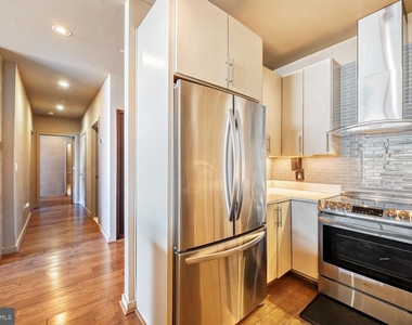 1200 Steuart Street - Photo Thumbnail 10