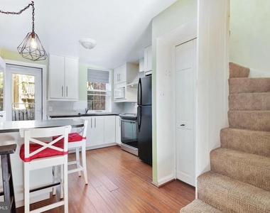 24 E Hamburg Street - Photo Thumbnail 6