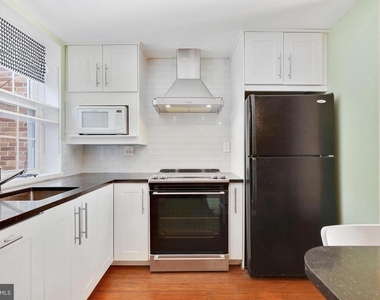 24 E Hamburg Street - Photo Thumbnail 9