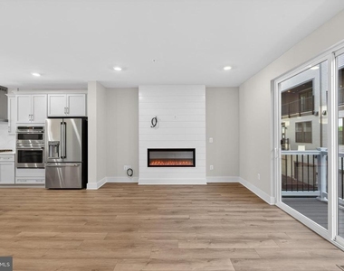 2507 Light Street - Photo Thumbnail 11