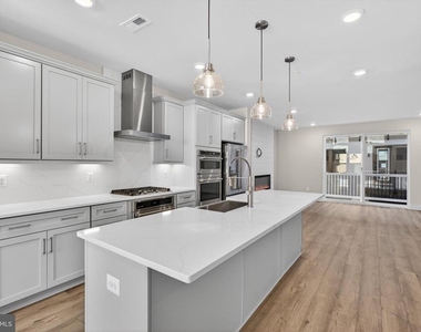 2507 Light Street - Photo Thumbnail 5
