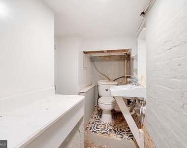 130 E Randall Street - Photo Thumbnail 32