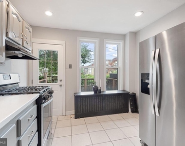130 E Randall Street - Photo Thumbnail 19