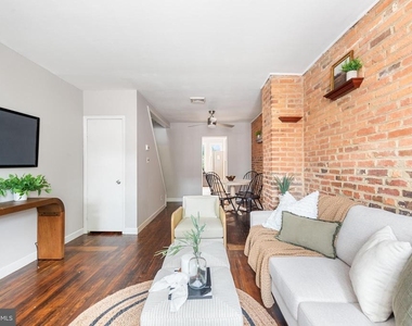 130 E Randall Street - Photo Thumbnail 5