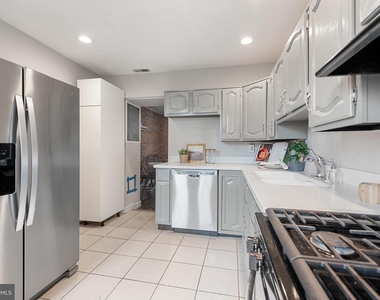 130 E Randall Street - Photo Thumbnail 18
