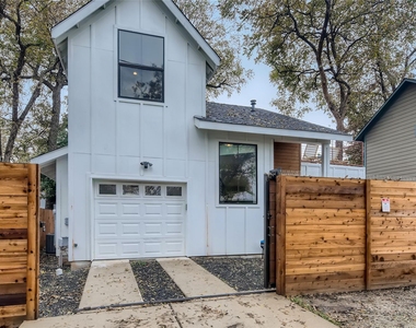 904 E 2nd St - Photo Thumbnail 2