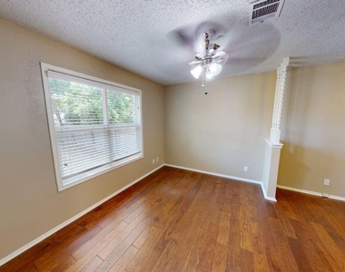 10504 Wendts Way - Photo Thumbnail 13