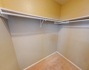 10504 Wendts Way - Photo Thumbnail 18