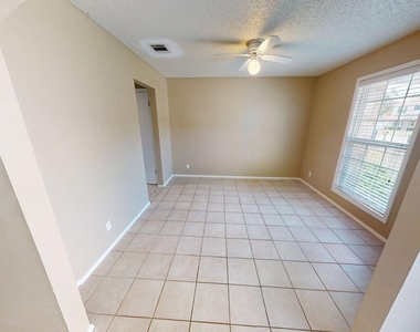 10504 Wendts Way - Photo Thumbnail 6