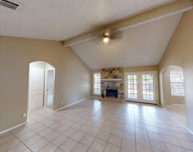 10504 Wendts Way - Photo Thumbnail 7