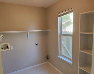 730 Blair Ave - Photo Thumbnail 9