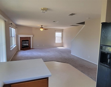 730 Blair Ave - Photo Thumbnail 2