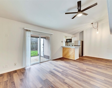 3514 Southridge Dr - Photo Thumbnail 10