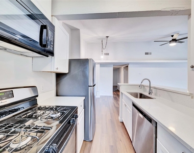 3514 Southridge Dr - Photo Thumbnail 6