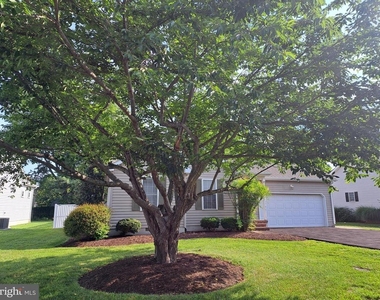 107 Strawberry Way - Photo Thumbnail 2